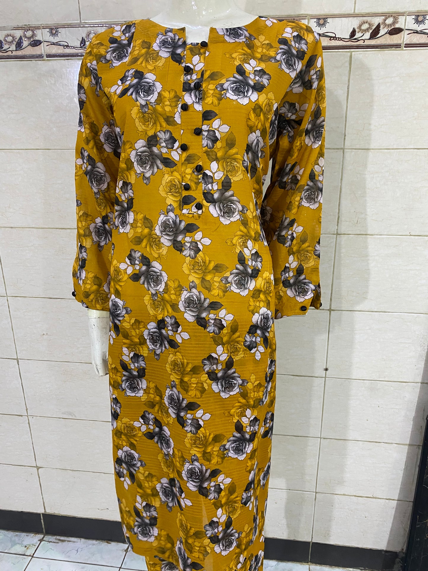 floral stitched 2-piece lawn suit for women – summer ready-to-wear by R&M Textile