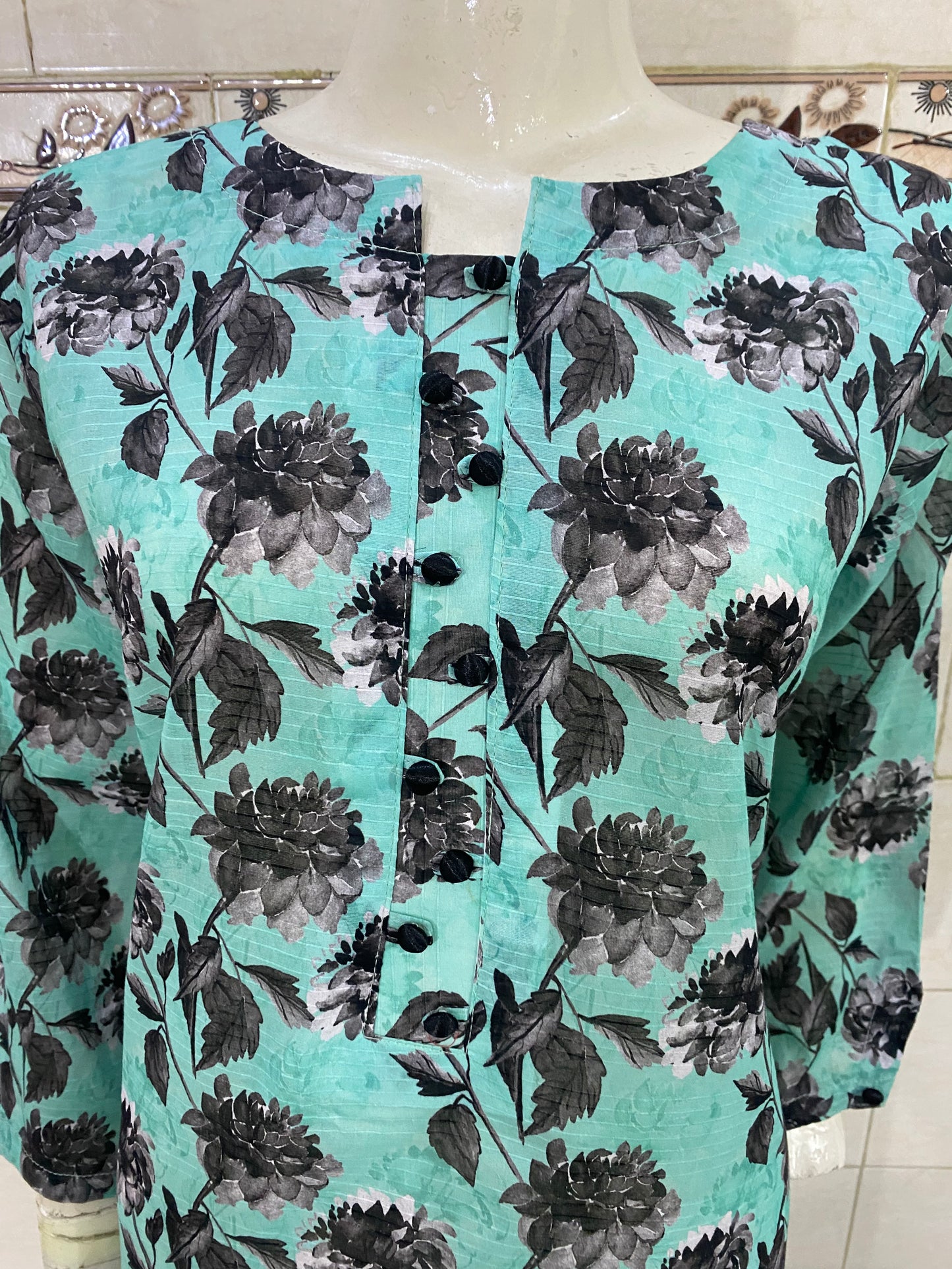 floral stitched 2-piece lawn suit for women – summer ready-to-wear by R&M Textile