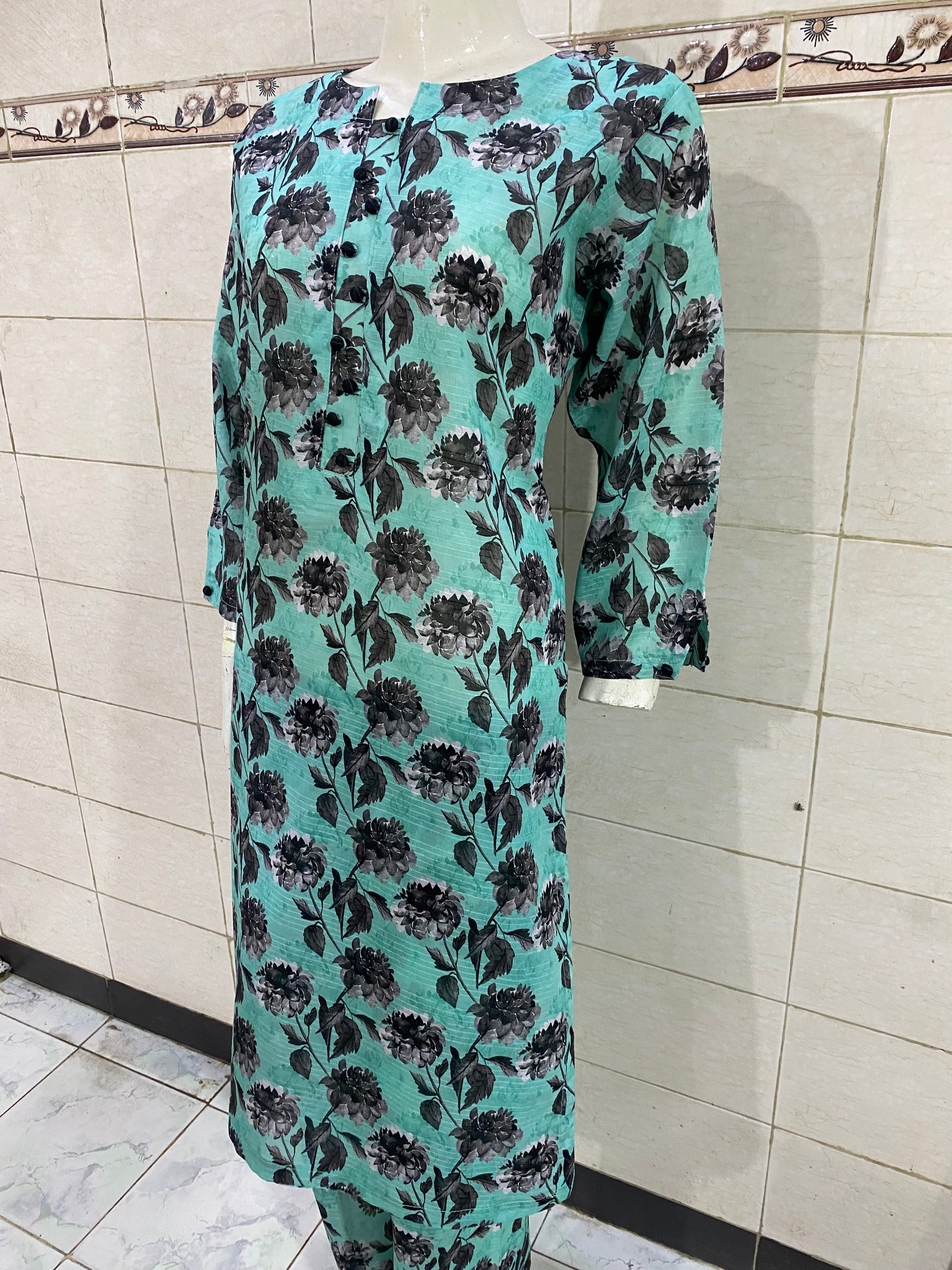 floral stitched 2-piece lawn suit for women – summer ready-to-wear by R&M Textile