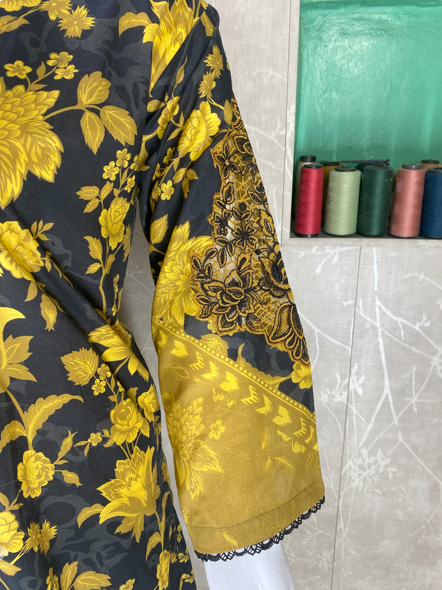 3PC Stitched Lawn Suit – Embroidered Sleeves & Daman | Fancy Tassel Neck Design