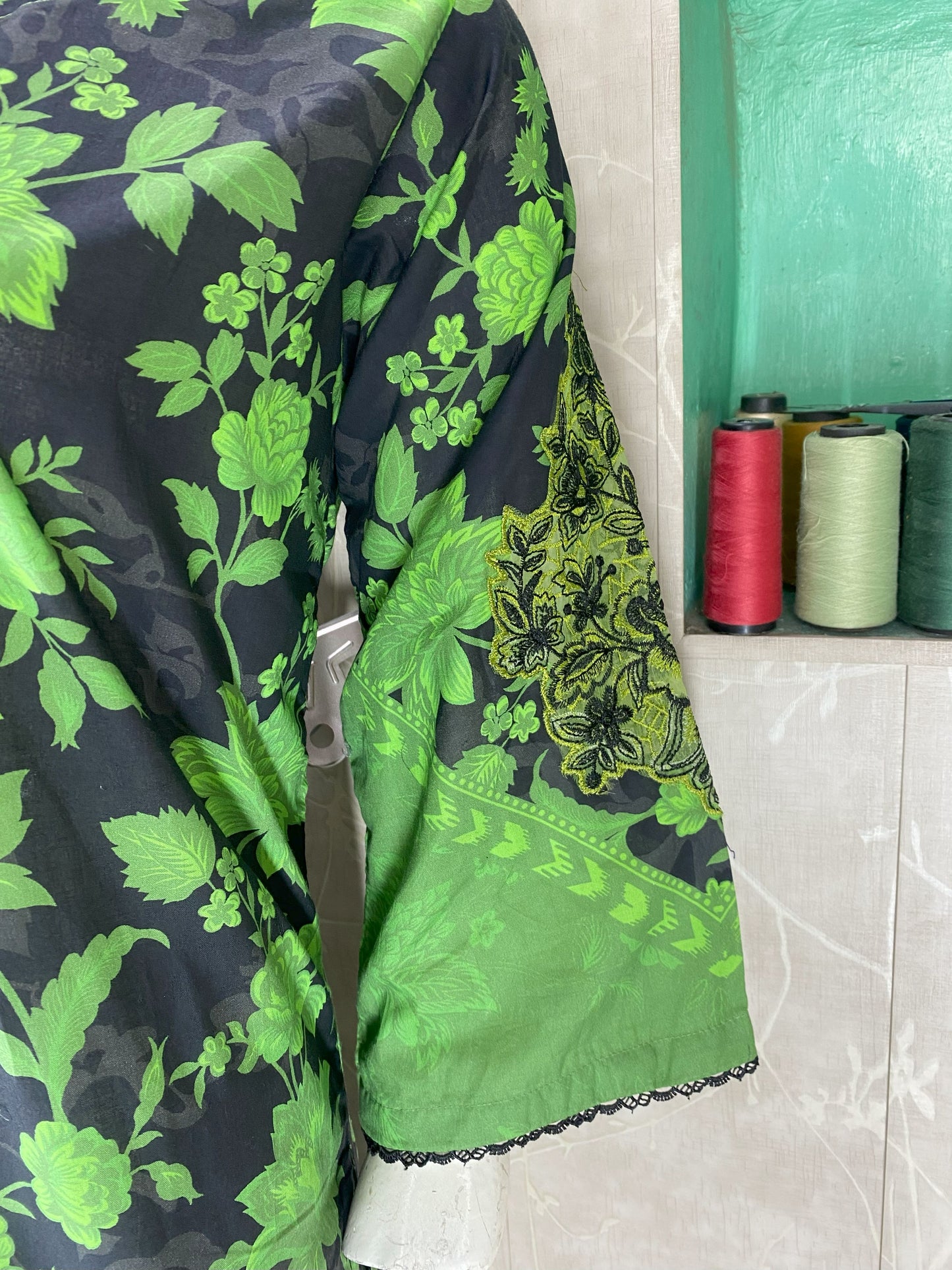 3PC Stitched Lawn Suit – Embroidered Sleeves & Daman | Fancy Tassel Neck Design