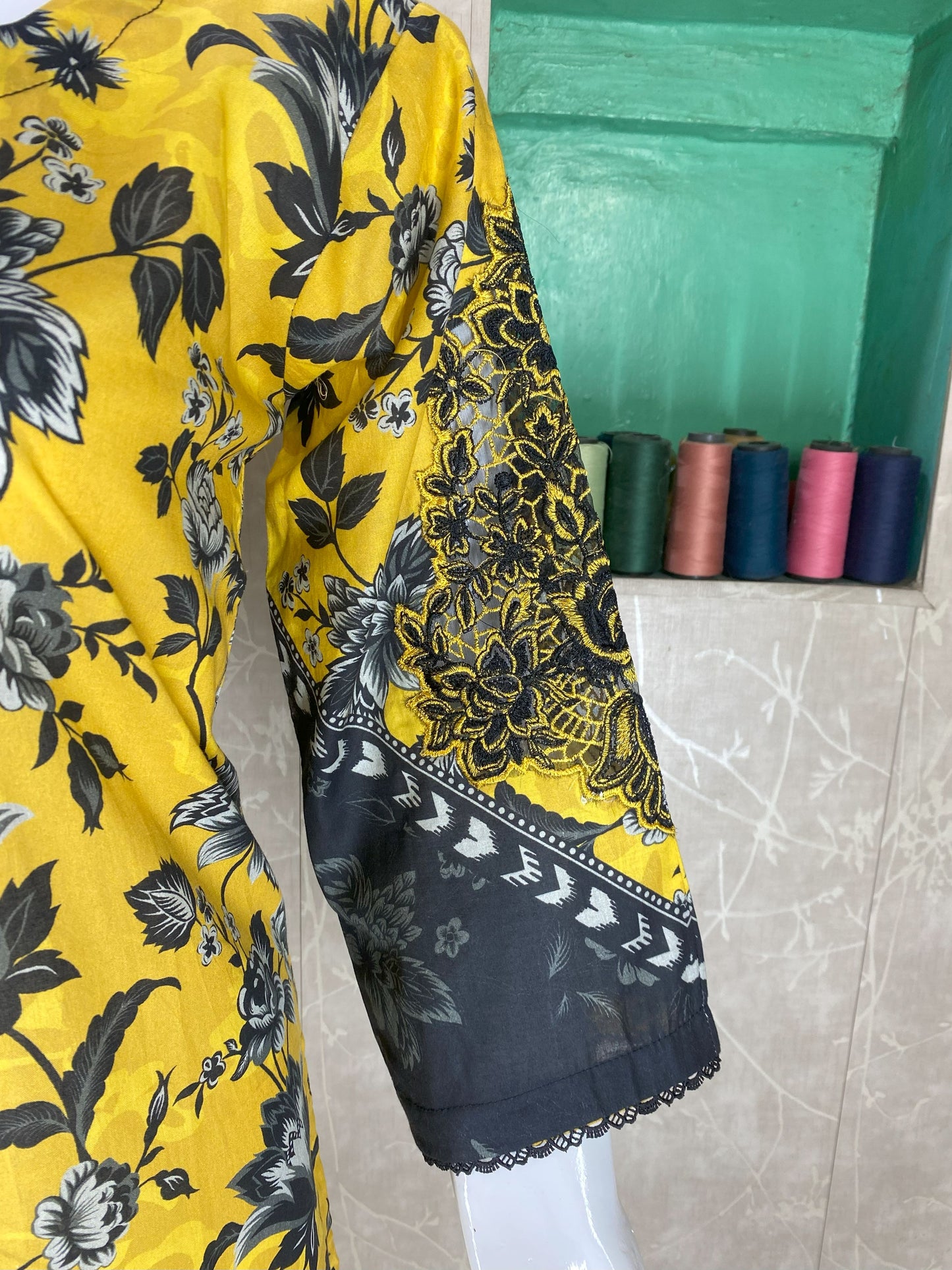3PC Stitched Lawn Suit – Embroidered Sleeves & Daman | Fancy Tassel Neck Design
