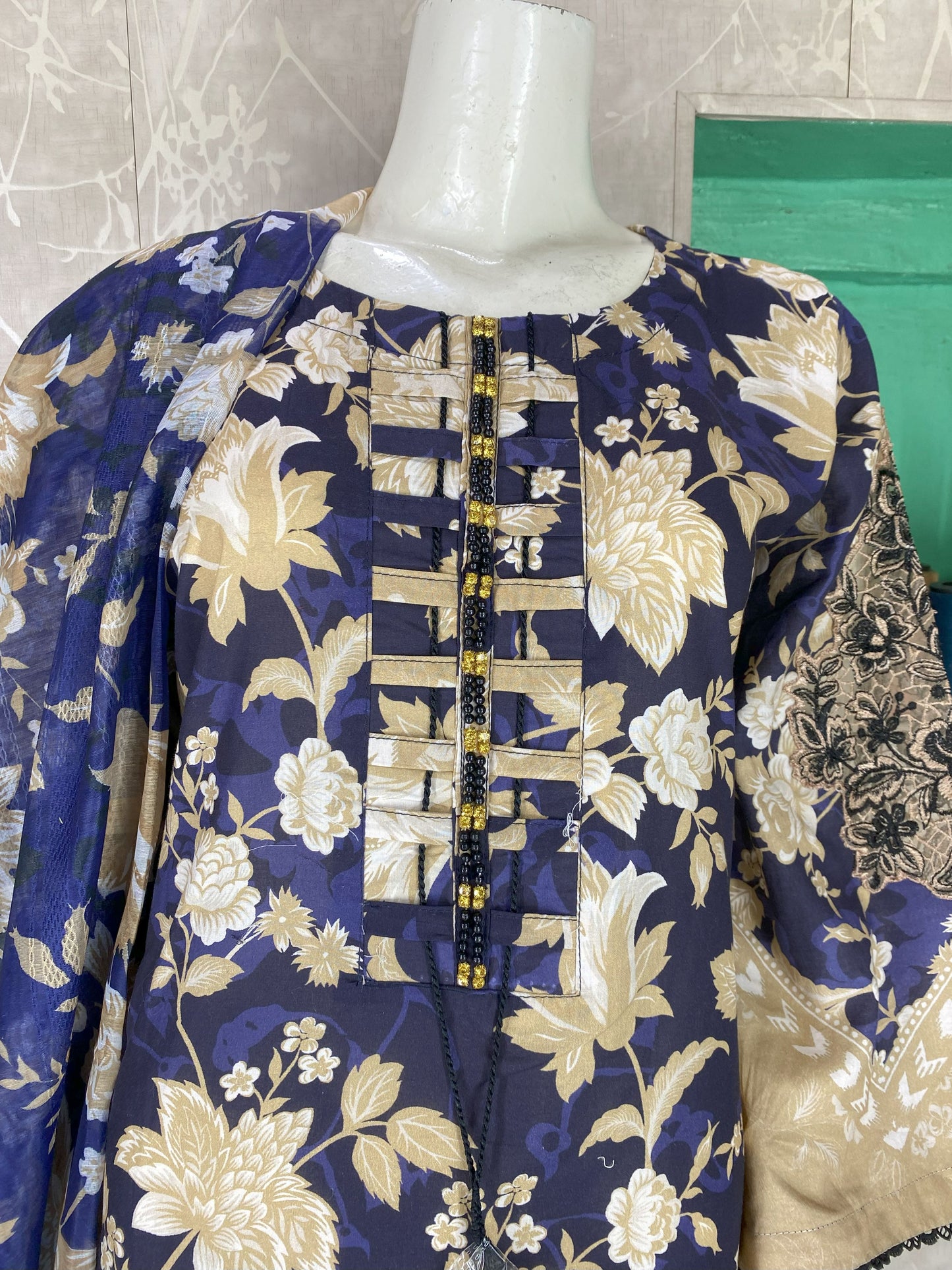 3PC Stitched Lawn Suit – Embroidered Sleeves & Daman | Fancy Tassel Neck Design
