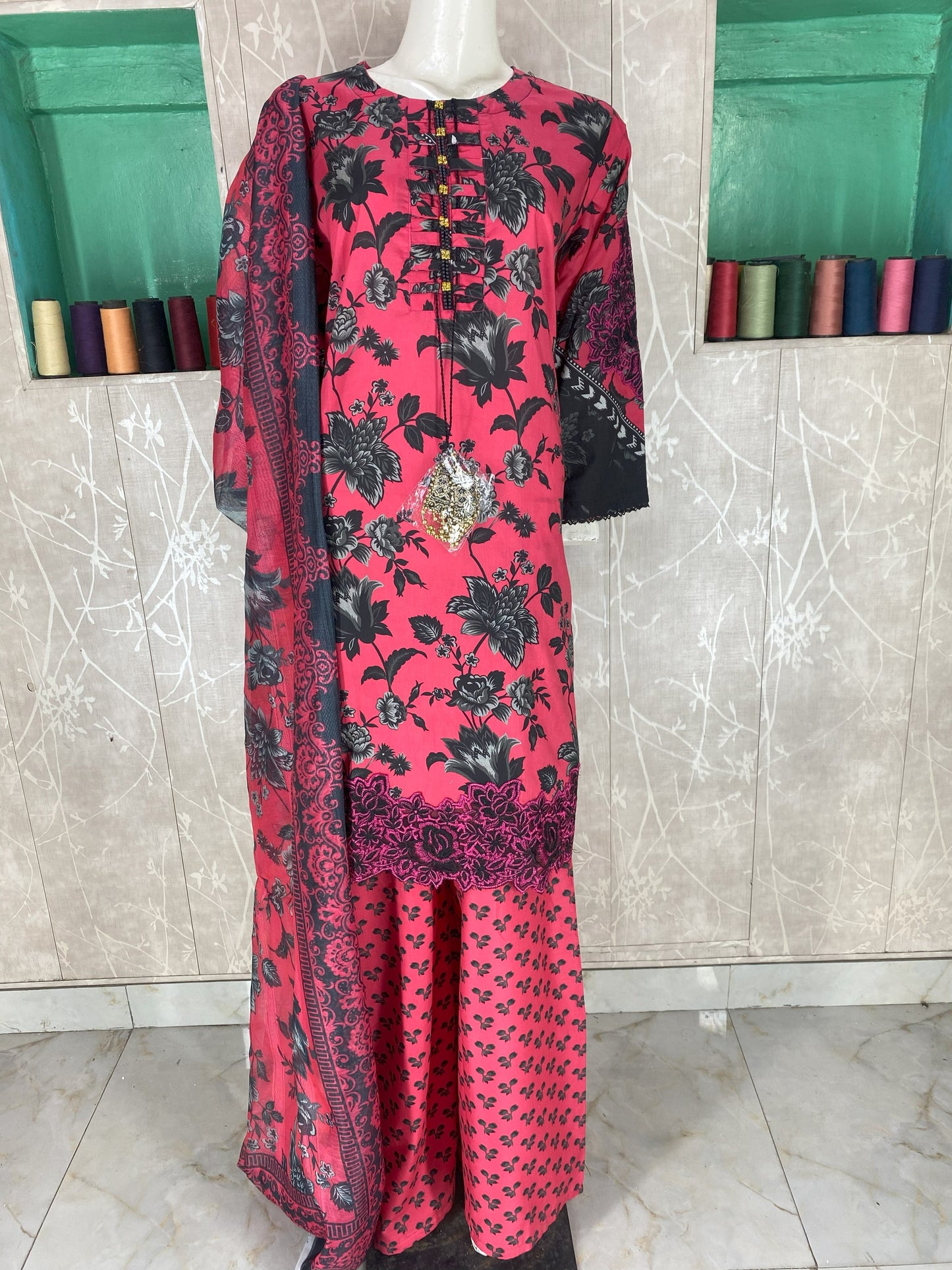 3PC Stitched Lawn Suit – Embroidered Sleeves & Daman | Fancy Tassel Neck Design