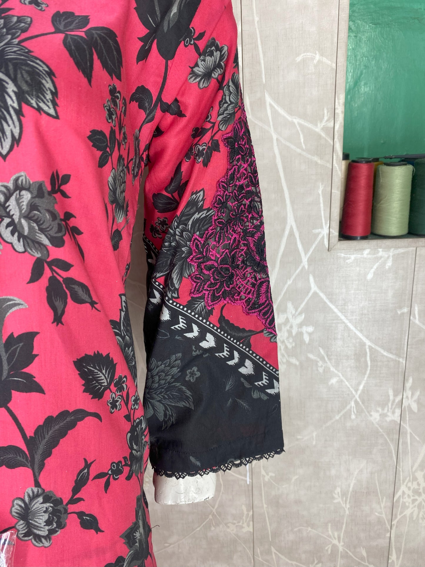 3PC Stitched Lawn Suit – Embroidered Sleeves & Daman | Fancy Tassel Neck Design